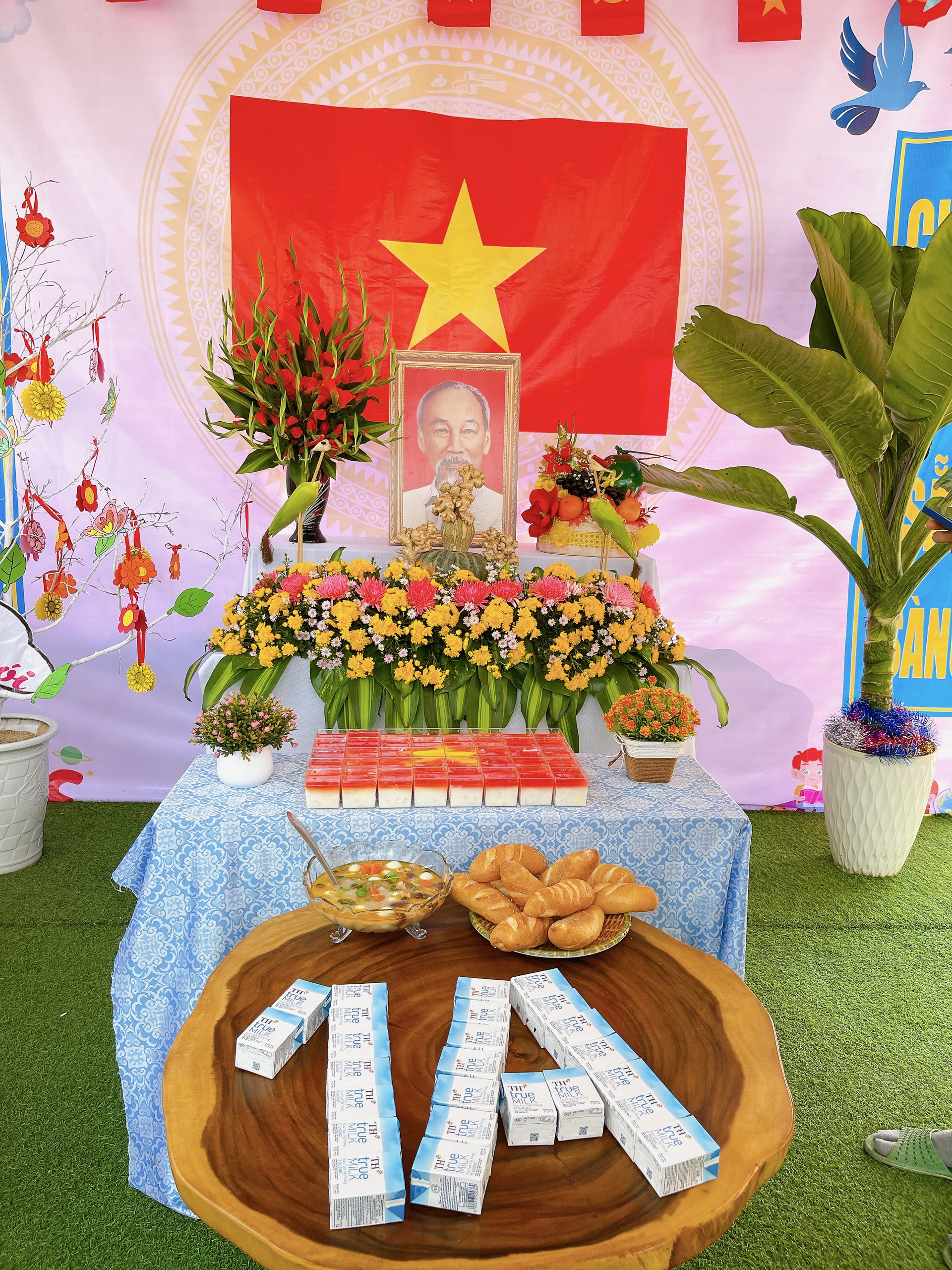 ỦNG HỘ HỌC SINH NGHÈO ĐÓN TẾT NGUYÊN ĐÁN - LỚP 1A